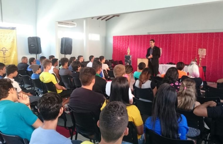 Resultado de imagem para UNINASSAU ParnaÃ­ba abre seleÃ§Ã£o para docente